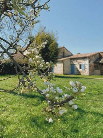 Location de vacances pour 5 personnes, avec terrasse et vue à Saint-Avit-Saint-Nazaire