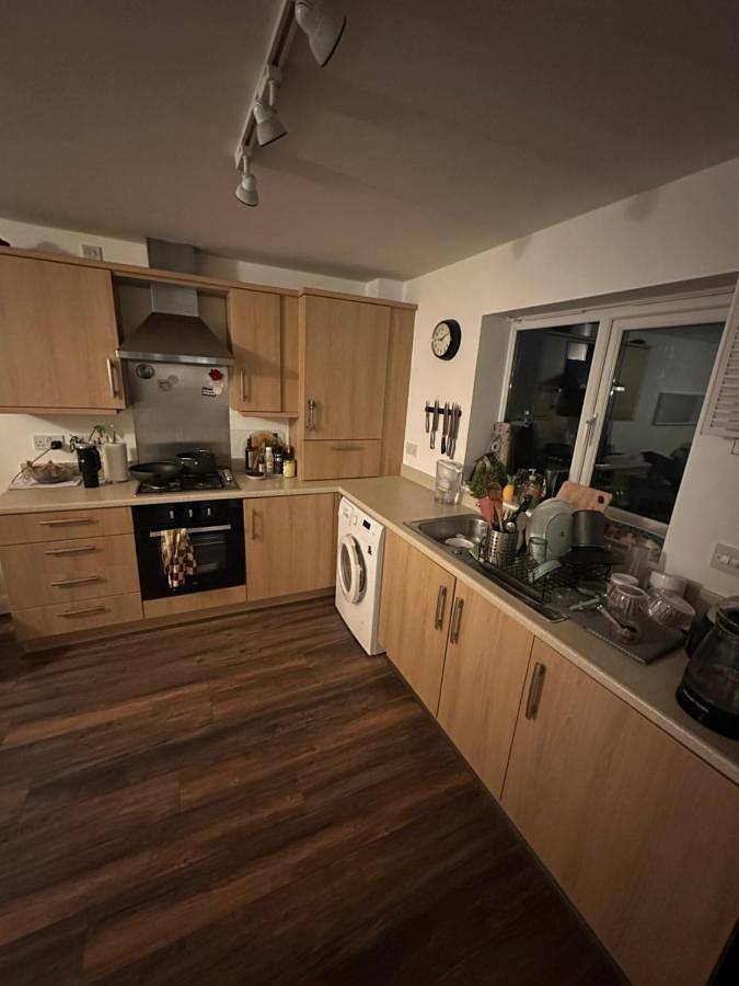 Walk to City Centre I Free Parking I Luxury Ensuite I Private New Estate in Coventry, Birmingham Area