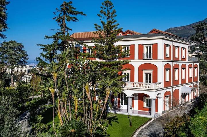 Ferienhaus für 28 Personen, mit Garten und Pool sowie Balkon
