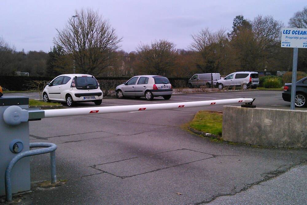 Ganze Wohnung, Handtücher auf der Rückseite, Strand und Spa 100 m entfernt, Garten, privater Parkplatz, in Concarneau, Côte de Cornouaille