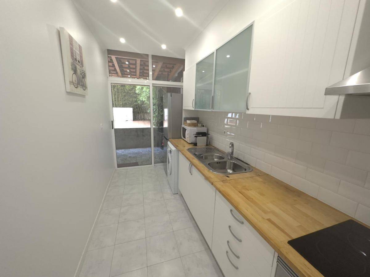 Apartamento inteiro, Near Monsanto W/ Barbecue in Benfica, Lisboa