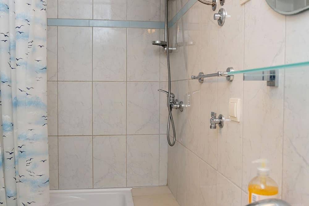 Ganze Wohnung, 2-Zimmer-Ferienwohnung am Strand Viganj, Peljesac (A-10116-a) in Viganj, Peljesac