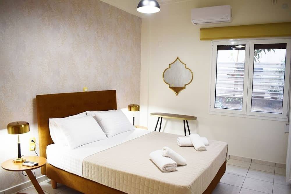 Nama -Central Vacation rental with free parking only 900m far from Venetian Port in Chania regione