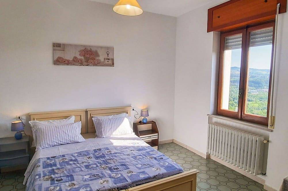 Entire apartment, Lovely apartment for 5 guests with balcony and pets allowed in Ortona (Municipality), Chieti Province