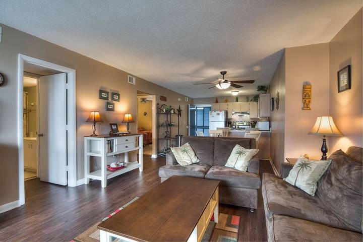 Vacation rental for 6 people, with balcony/terrace and pool in Surfside Beach