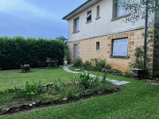 Location de vacances pour 2 personnes, avec jardin et vue, animaux acceptés à Capdrot - 2