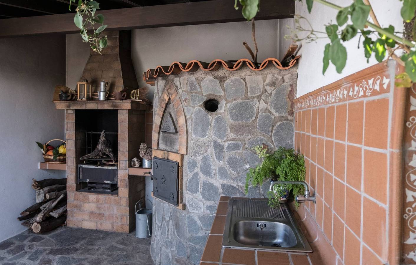 Ganze Wohnung, Ferienhaus 'El Carreton Cottage' mit Gemeinschaftsterrasse, Garten und Wlan in Alojera, Vallehermoso