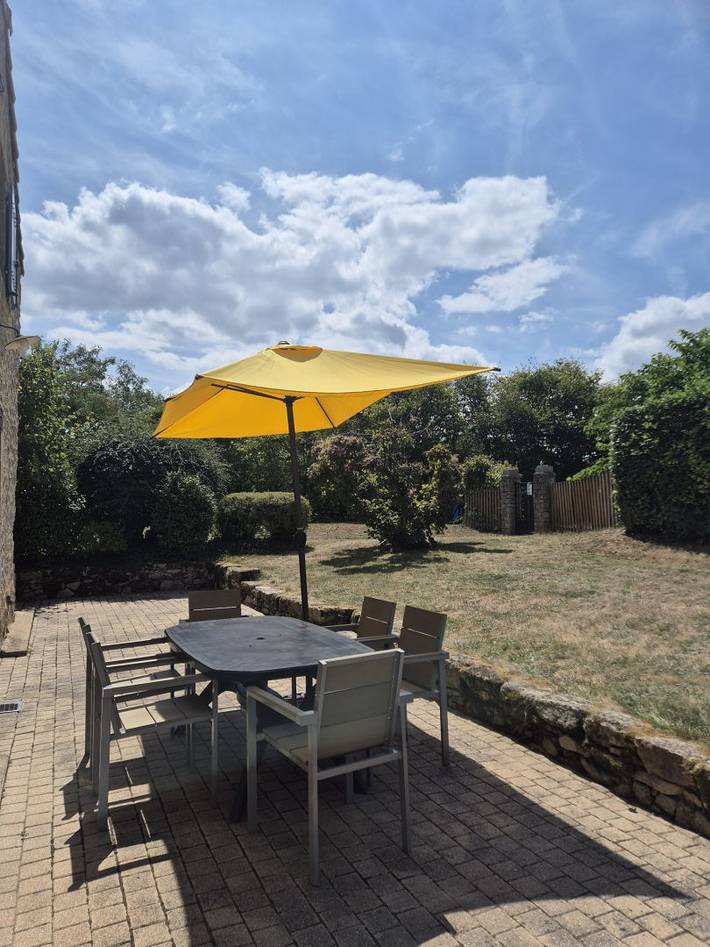 Gîte pour 5 personnes, avec terrasse ainsi que jardin et piscine dans Chanverrie - 4