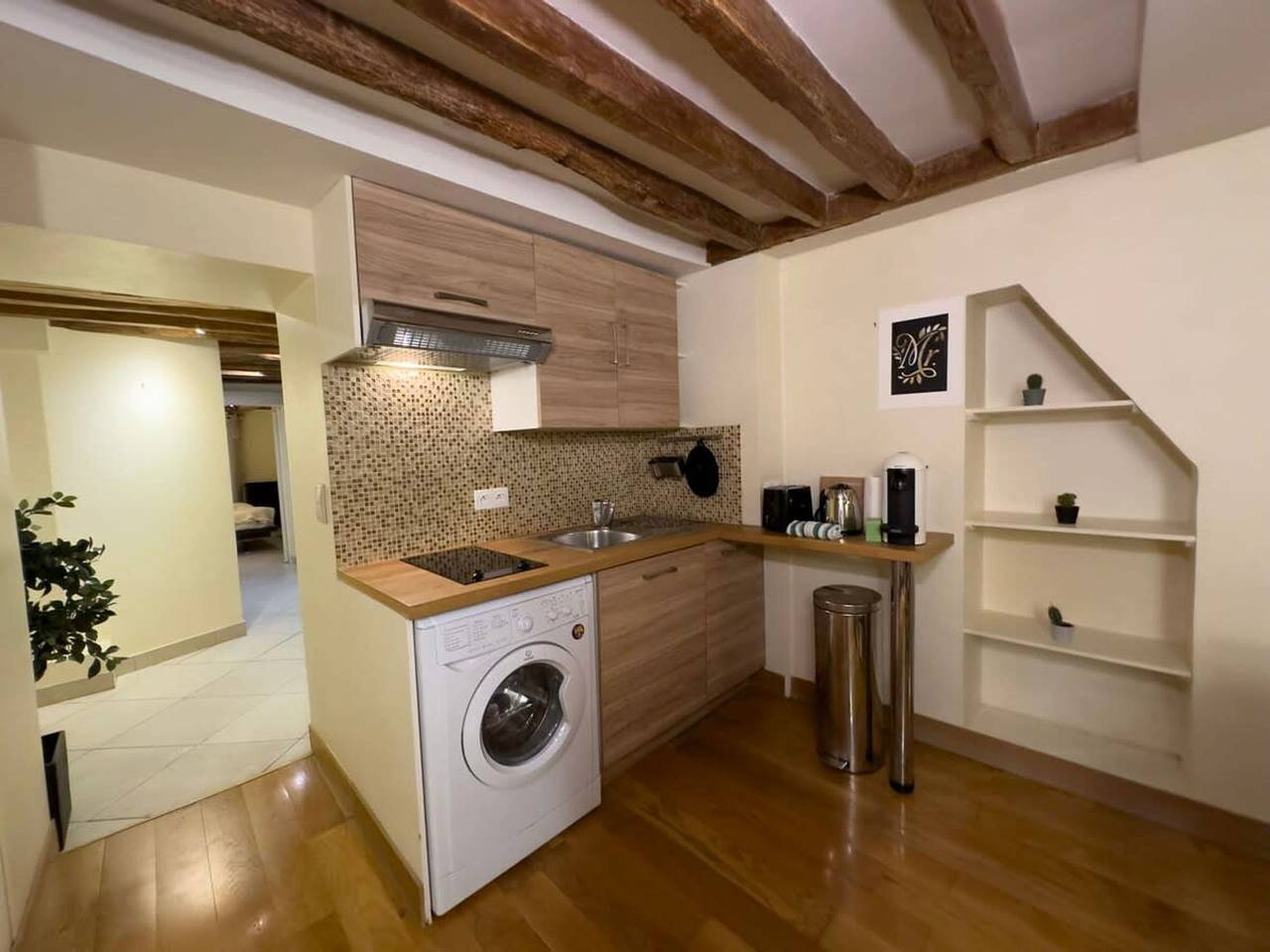 Appartement entier, Charming  Tuileries    1 Bed Apt in  the Centre  of Paris in Paris 1er Arrondissement, Paris