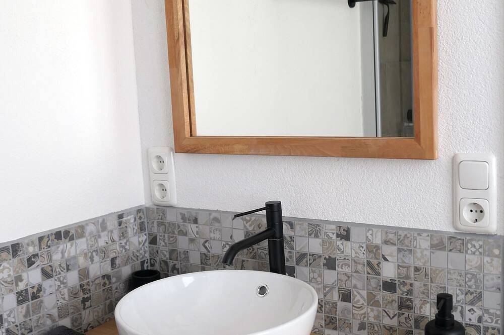 Ganze Wohnung, Upstairs6b in Petersberg, Rhön-Hessen