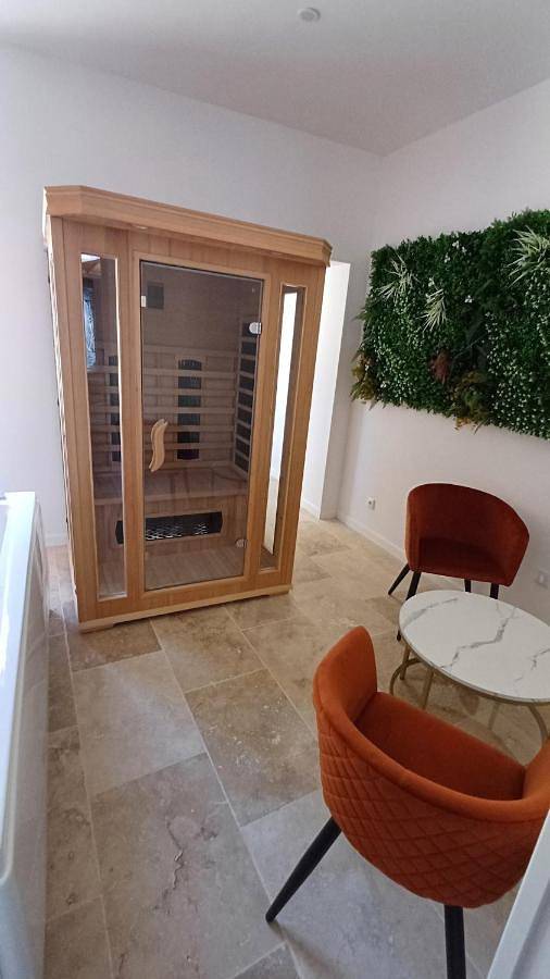 Appartement de vacances pour 2 personnes, avec terrasse ainsi que sauna et jacuzzi, animaux acceptés
