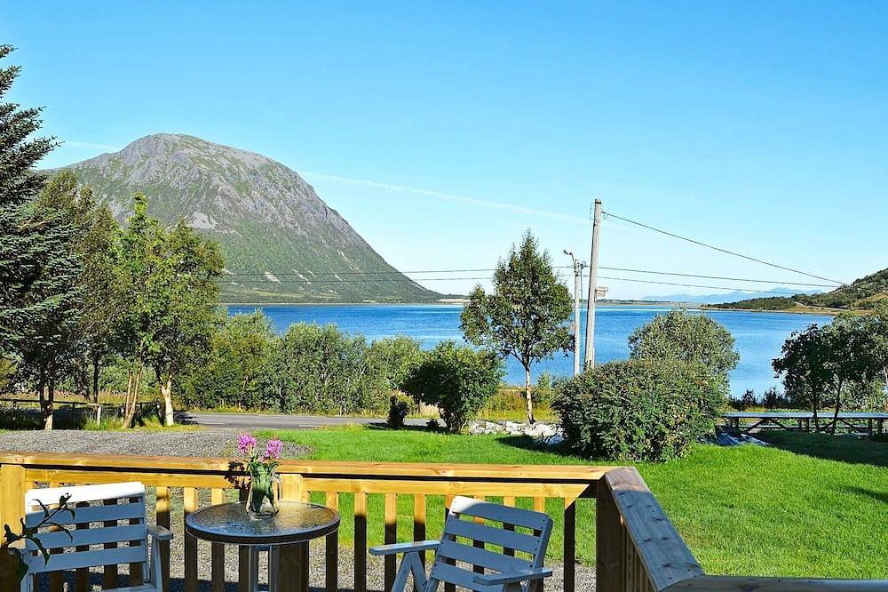 5 person holiday home in Laupstad in Válafierda