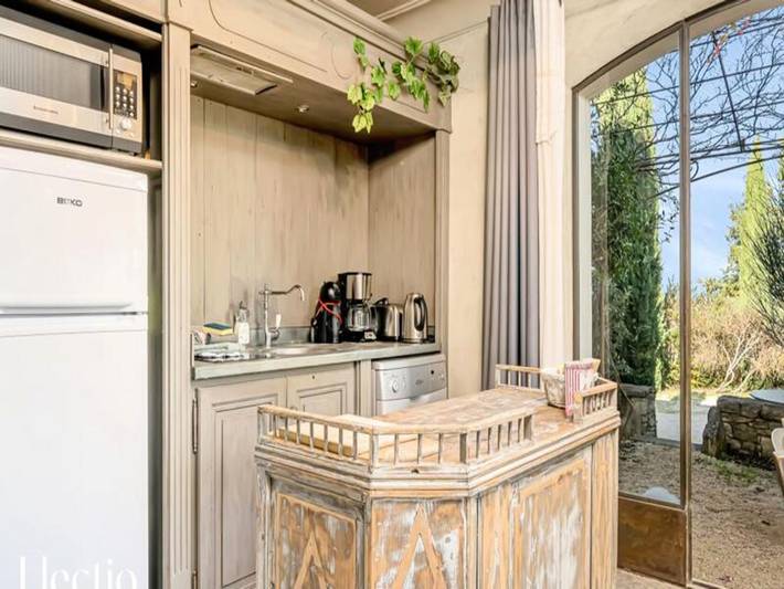 Gîte pour 2 personnes, avec jardin ainsi que terrasse et piscine, animaux acceptés à Oppède - 3