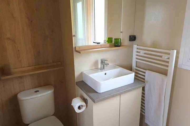 Gîte pour 6 personnes, avec jardin ainsi que piscine et terrasse à Brullioles - 3