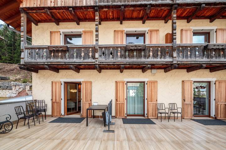 Chalet pour 7 personnes, avec balcon dans Dolomites