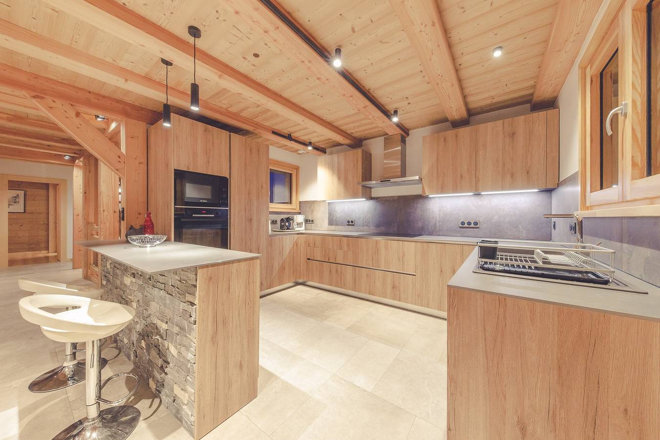 Chalet "La Rocca" with Mountain View, Whirlpool & Wi-Fi in La Chapelle-d'Abondance, Les Portes du Soleil