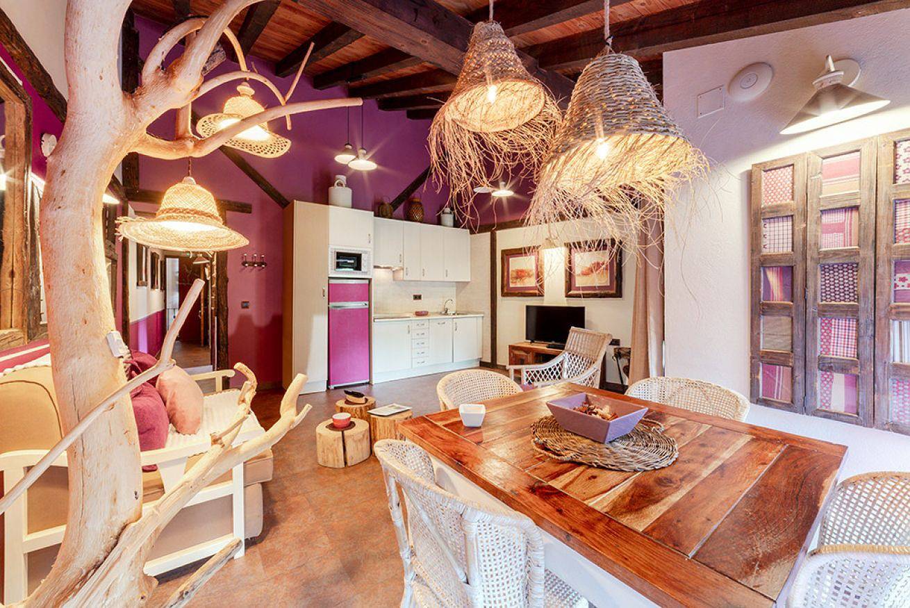 Apartamento entero, Apartamento 15. Suite con Terraza, Jacuzzi  y Chimenea in Potes, Cordillera Cantábrica