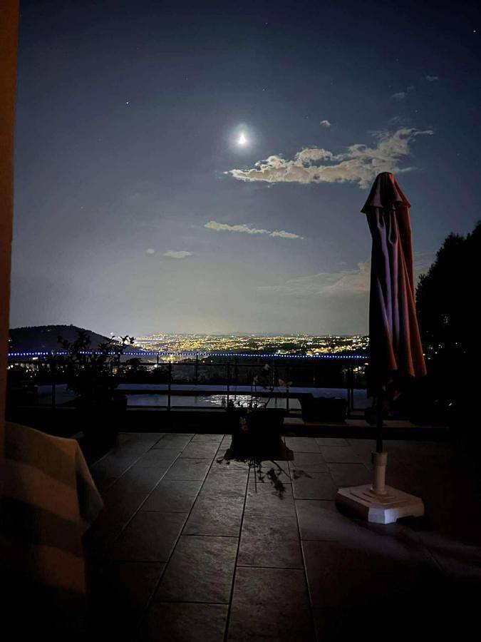 Gîte pour 4 personnes, avec terrasse ainsi que vue et piscine à Drap - 3