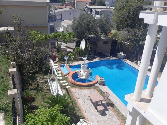 Lägenhet för 9 Personer, med trädgård samt pool och balkong - 1