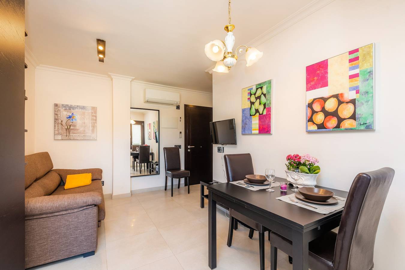 Entire apartment, Apartment 'Neo' close to the Beach with Balcony & Wi-Fi in Cala Ratjada, Capdepera