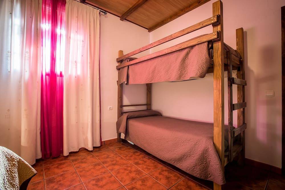 Casa rural acogedora con piscina y barbacoa en plena naturaleza. in Almogía, Provincia de Málaga