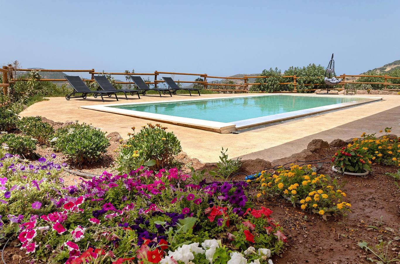 Cottage 'Lorena' mit privatem Infinity-Pool, Panoramablick, Wlan und Klimaanlage in Nulvi, Sassari Provinz