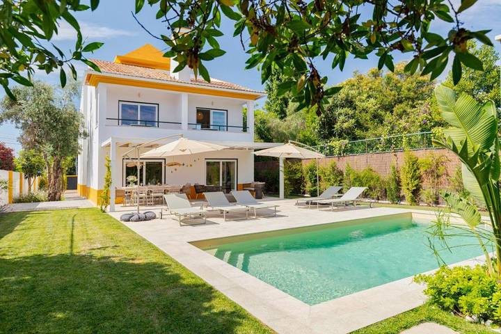 Ferienhaus für 10 Personen, mit Balkon und Terrasse sowie Garten und Pool