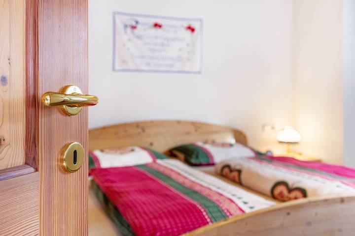 Entire apartment, Holiday Apartment "Thomasegg Hof Birke" with Mountain View, Shared Terrace & Wi-Fi in Sarnvalley, Sarntal Alps