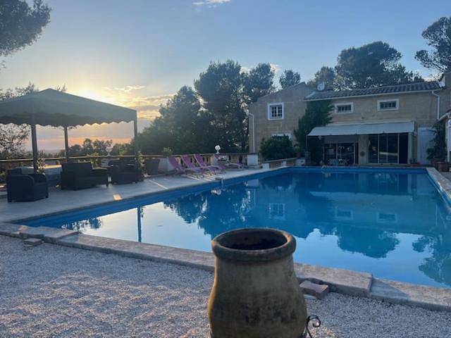 Gîte pour 2 personnes, avec vue ainsi que jardin et piscine, animaux acceptés à Orgone - 3