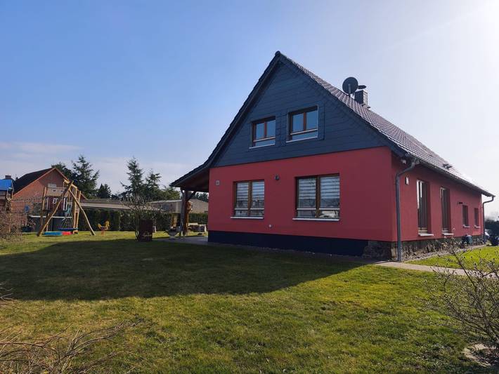 Ferienwohnung für 3 Personen, mit Seeblick und Terrasse sowie Garten