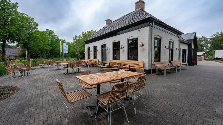 Ferienwohnung für 4 Personen, mit Garten und Pool in Lauwersmeer