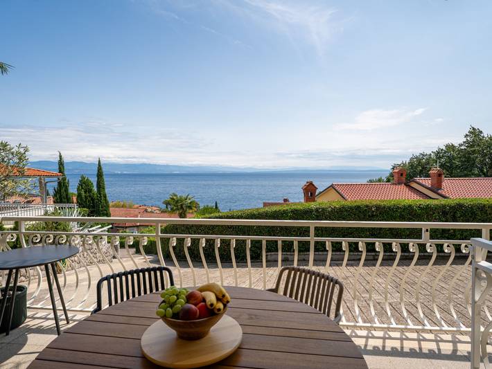Ferienwohnung für 4 Personen, mit Terrasse, mit Haustier in Lovran