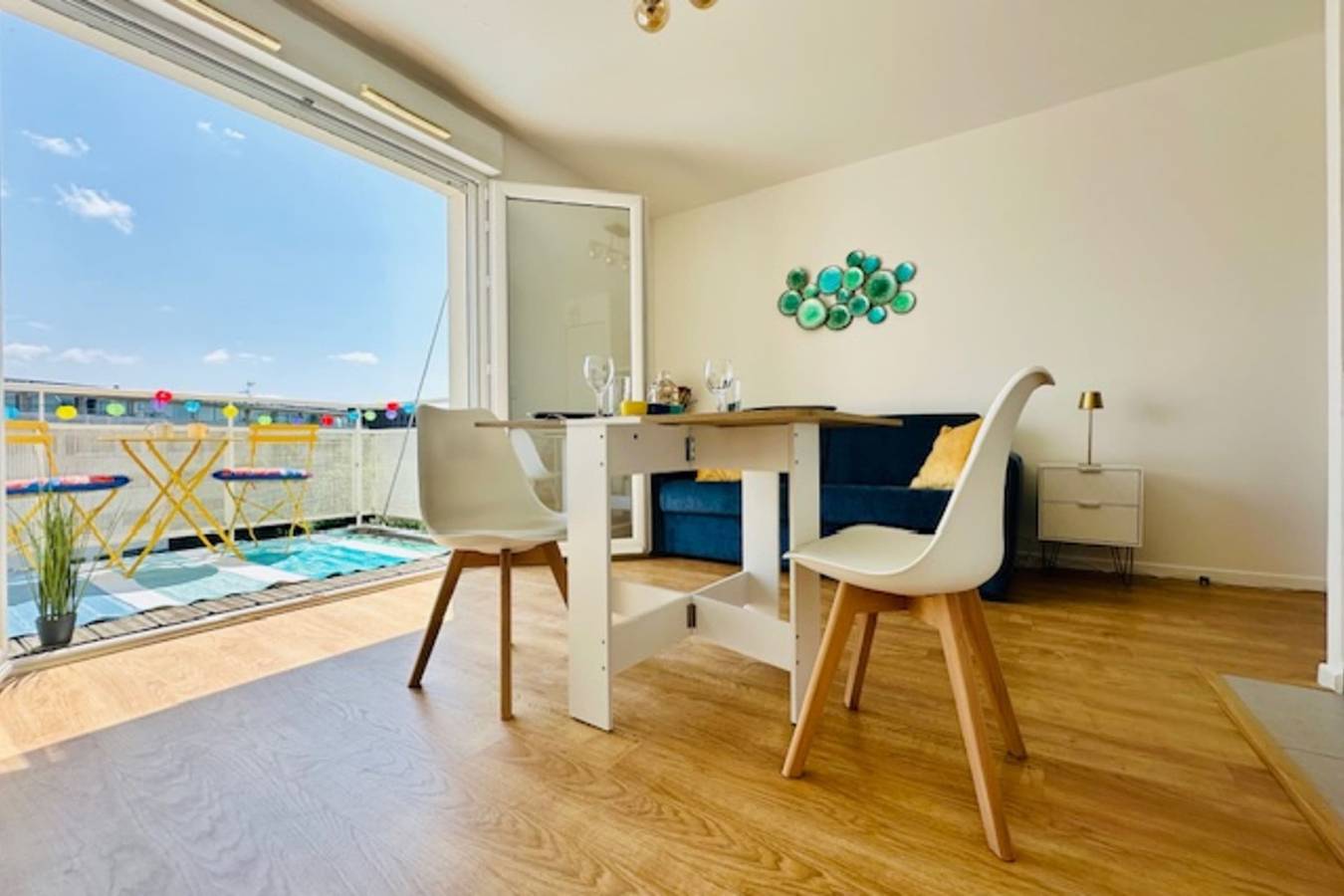 Entire studio, Bright studio with balcony and private parking in La Rochelle, La Rochelle region