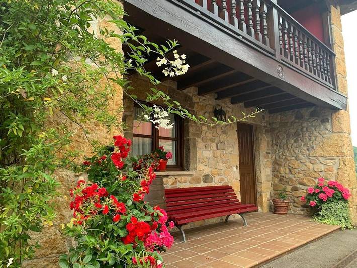 Casa rural para 5 personas, con Terraza y Jardín además de Piscina para niños y Piscina en Arriondas - 3