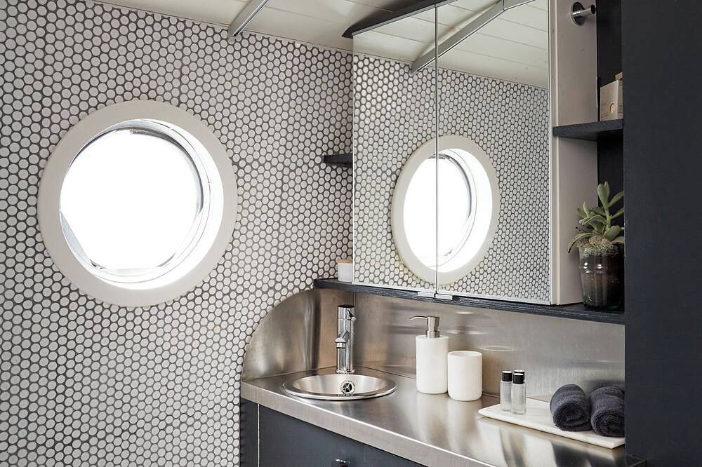 Boutique houseboat in central London. A calm oasis in the heart of the city. in London, South East England