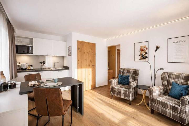Appart’hôtel pour 2 personnes, avec balcon et vue
