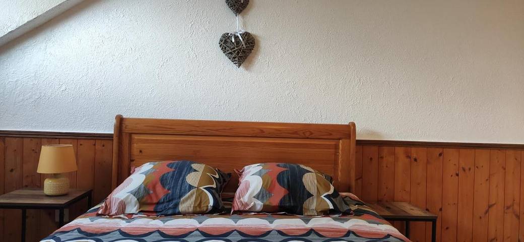 Location de vacances pour 2 personnes, avec terrasse ainsi que vue et jardin à Compreignac - 3