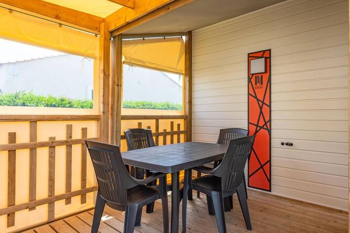 Location de vacances pour 4 personnes, avec jacuzzi ainsi que piscine et jardin, animaux acceptés à L'Île-d'Olonne - 3