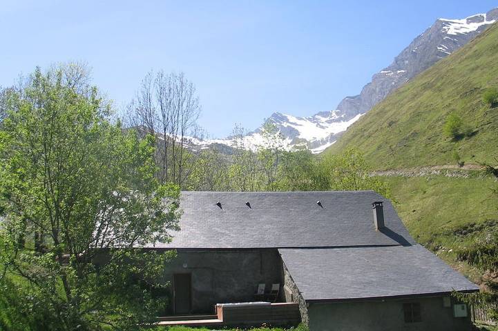 Chalet pour 17 personnes, avec Jacuzzi et Terrasse ainsi que Jardin et Sauna à Cauterets