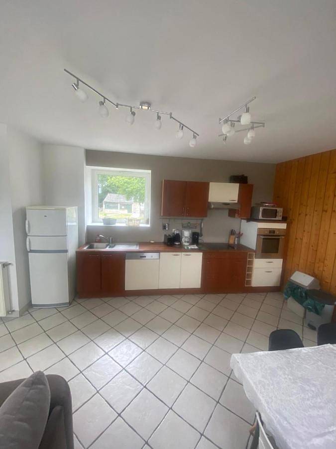 Location de vacances pour 10 personnes, avec terrasse ainsi que jardin et piscine à Sainte-Hélène (France) - 4