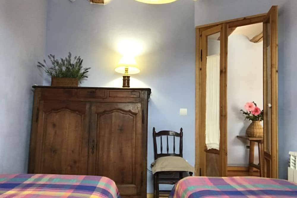 Entire apartment, Señorial House S. Xvi: High-House Mingot (4 seats) in Cerler, Benasque