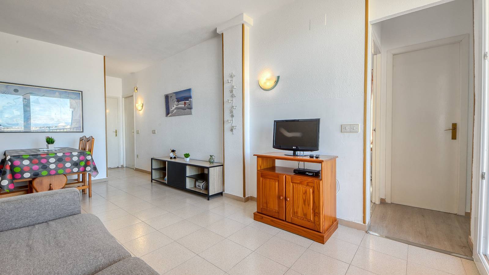 Entire apartment, Mediterraneo 1  5 4 Roses in Santa Margarida, Roses