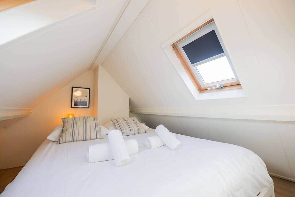 Entire apartment, Peaceful 2 Bedroom Apartment (Ts-307-B) in Eindhoven, North Brabant