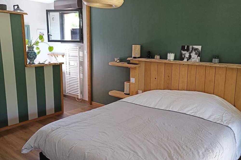 Peaceful wooden house in a green setting 10 minutes from the beach! in Le Porge, Parque natural regional del Médoc