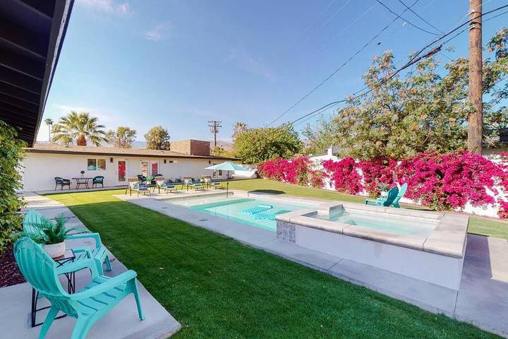 Ferienhaus für 10 Personen, mit Terrasse und Pool sowie Ausblick, mit Haustier - 1