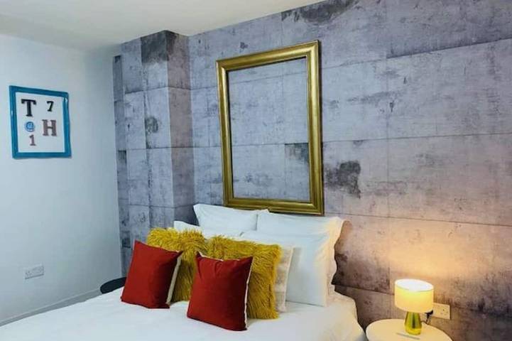 Superior-Suite-Baño en la habitacion-With TV in Stoke-on-Trent, Midlands