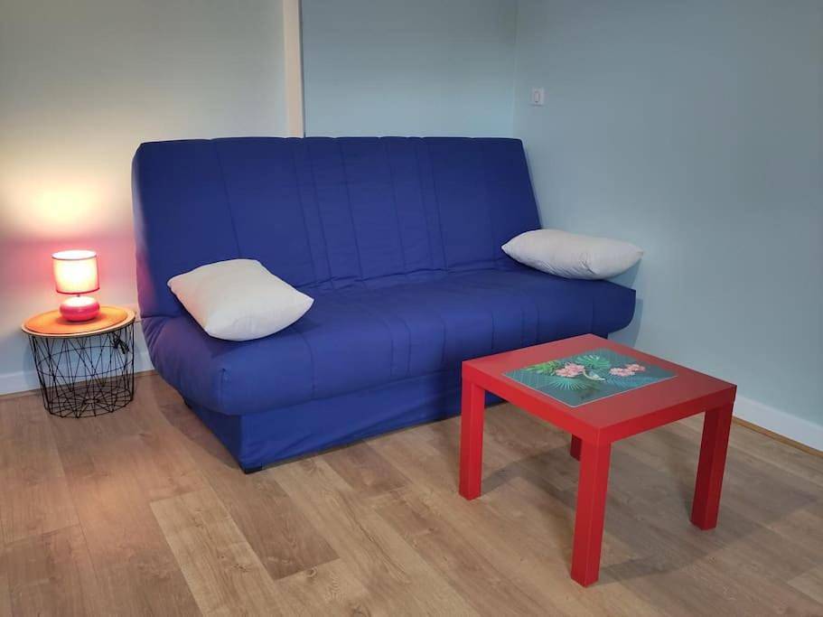Appartement entier, Appartement refait à neuf pour 3 personnes avec wi-fi in Vic-sur-Cère, Région d'Aurillac