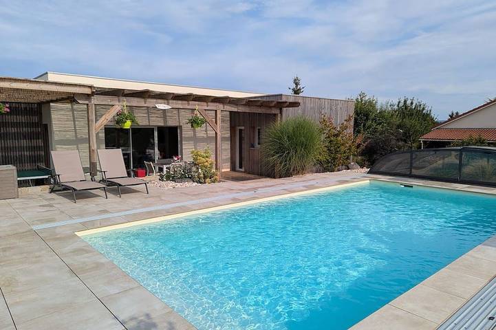 Gîte pour 4 personnes, avec Jardin et Piscine