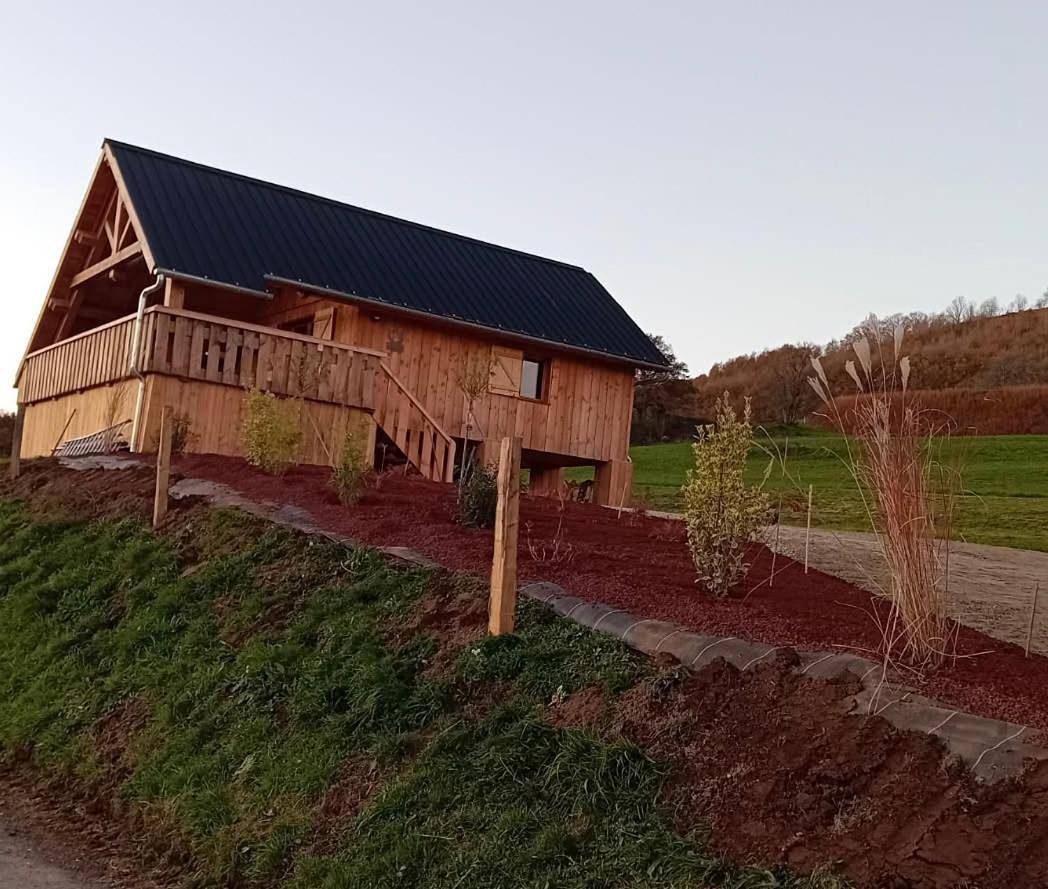 La Cabane de Sophie - Nature et Calme in Saint-Cernin, Région d'Aurillac