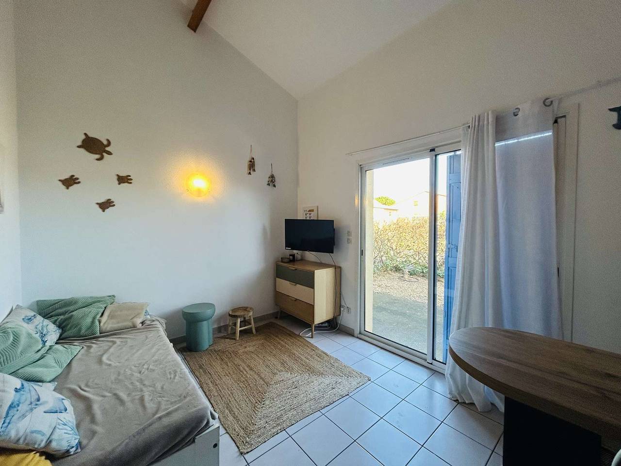 Pabellón de 3 habitaciones con terraza, cerca de la playa in Narbonne Plage, Narbona